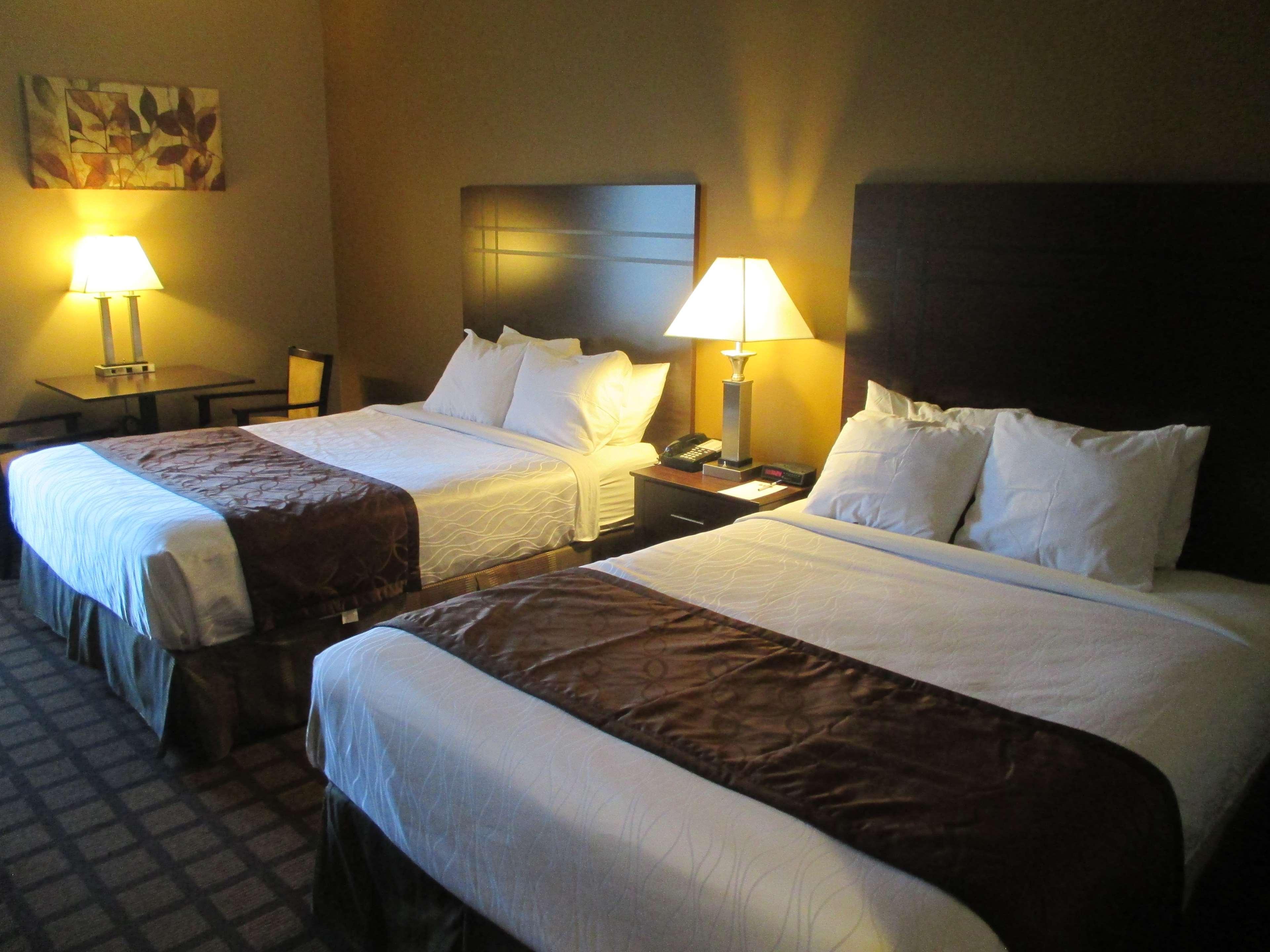 Best Western Plaza Hotel Saugatuck Exterior photo