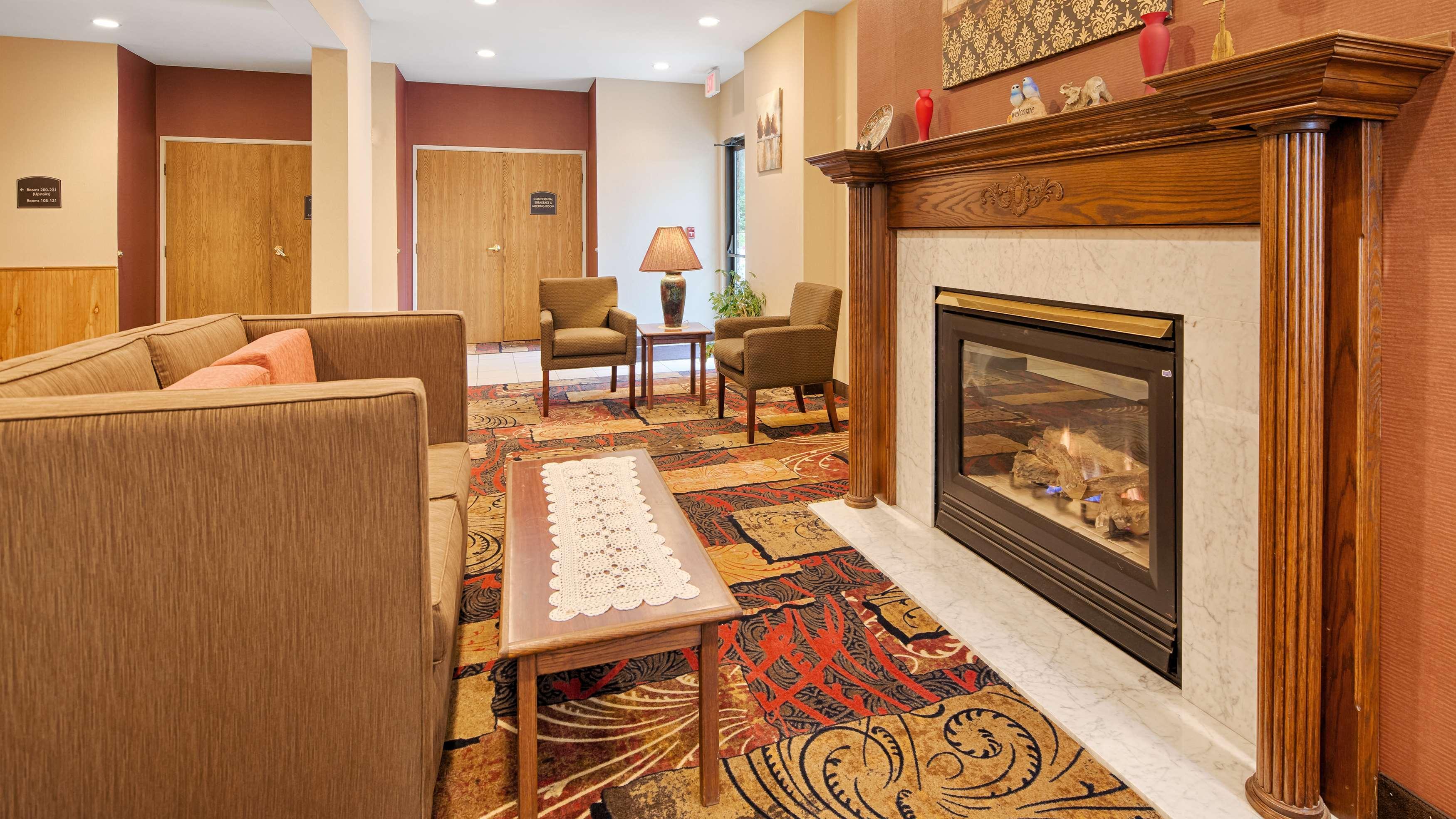 Best Western Plaza Hotel Saugatuck Exterior photo