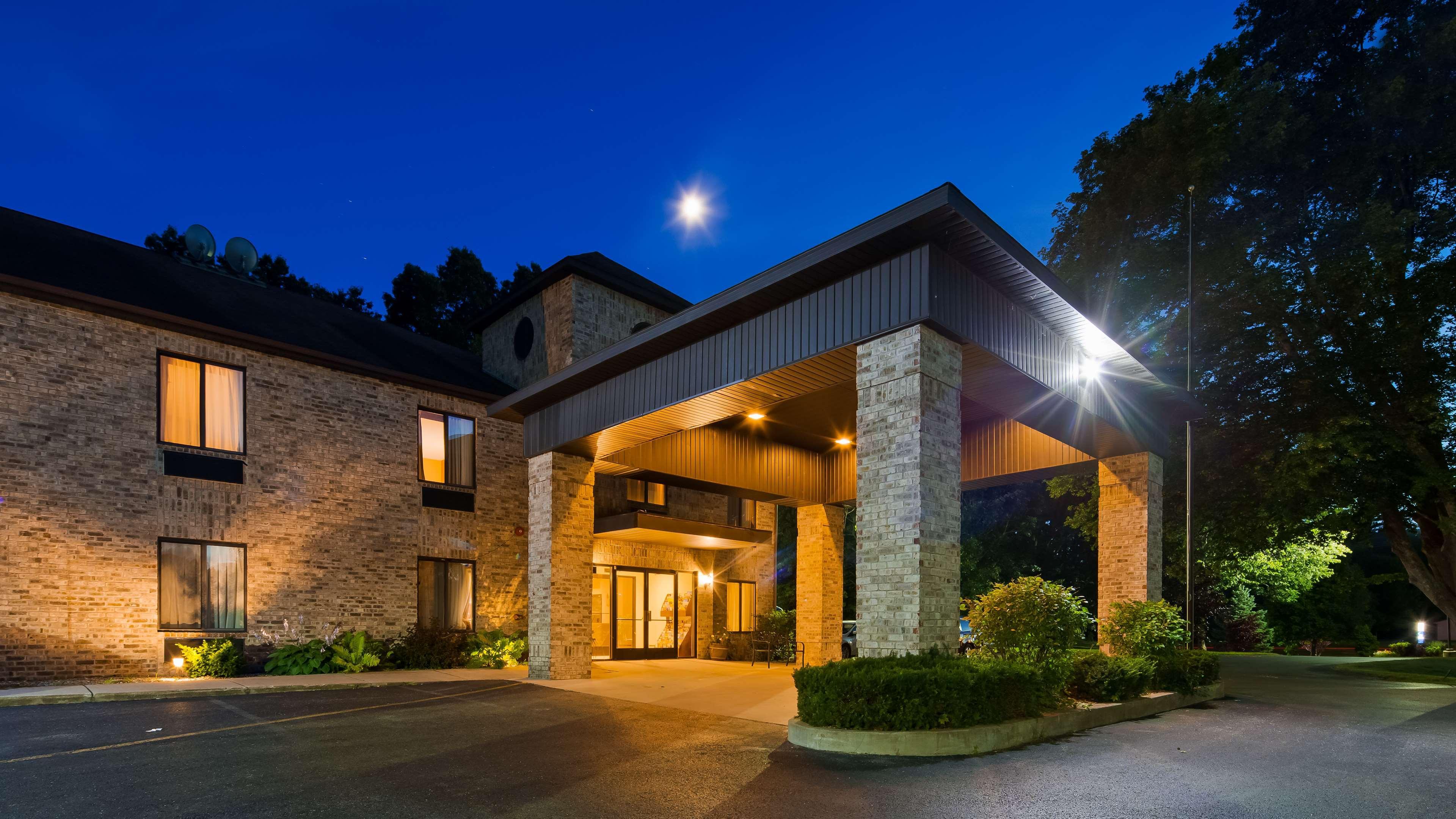 Best Western Plaza Hotel Saugatuck Exterior photo