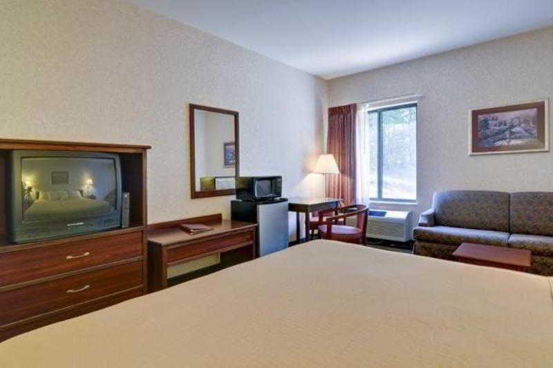 Best Western Plaza Hotel Saugatuck Exterior photo