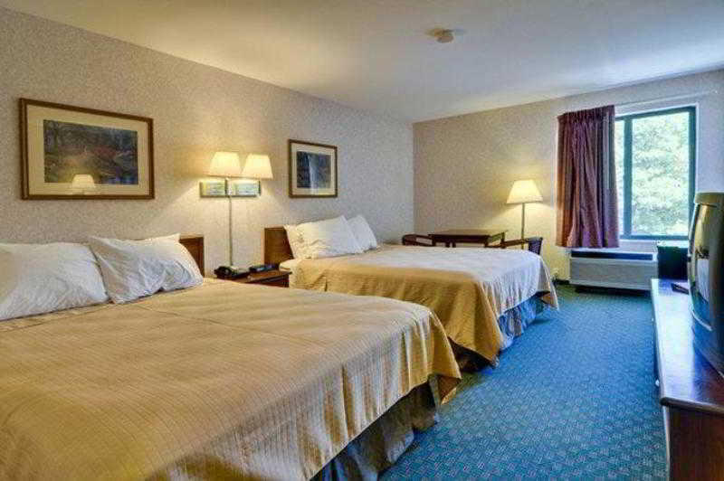 Best Western Plaza Hotel Saugatuck Exterior photo