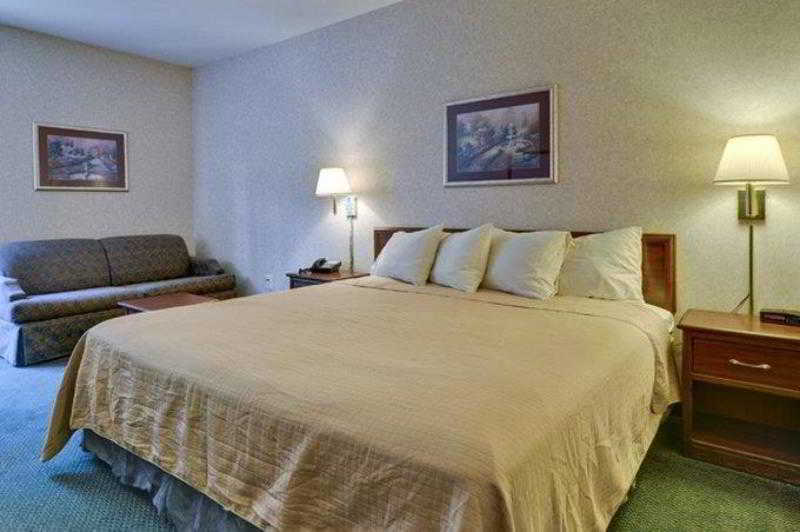 Best Western Plaza Hotel Saugatuck Exterior photo