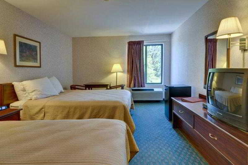 Best Western Plaza Hotel Saugatuck Exterior photo